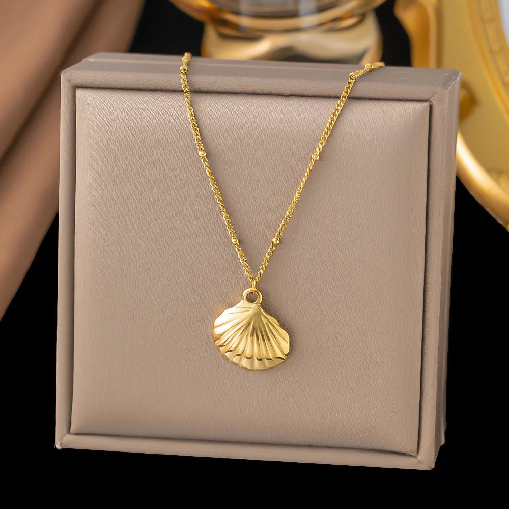 Women Shell Layered Necklace