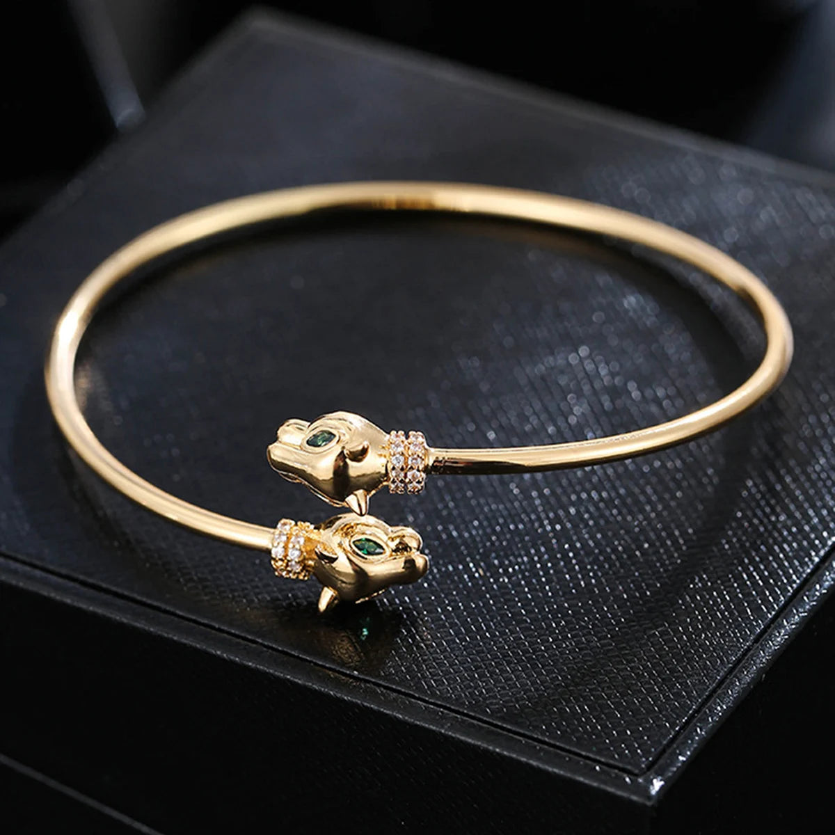Zirconia Leopard Pattern Head Bracelet for Women