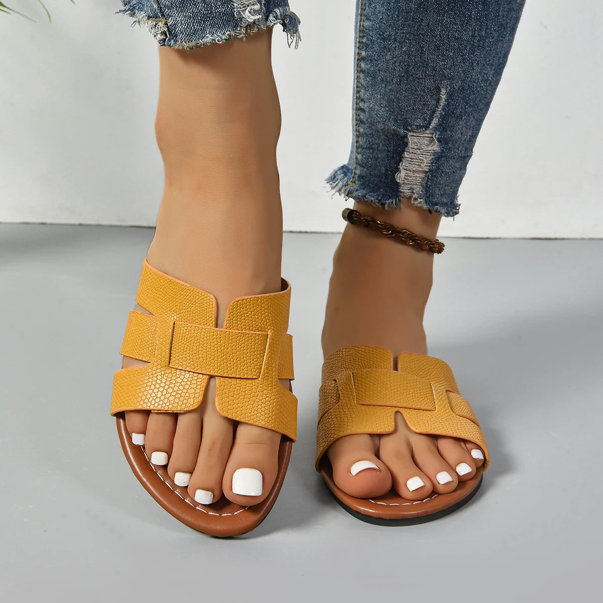 Ladies' Fashionable Casual Flat Sandals