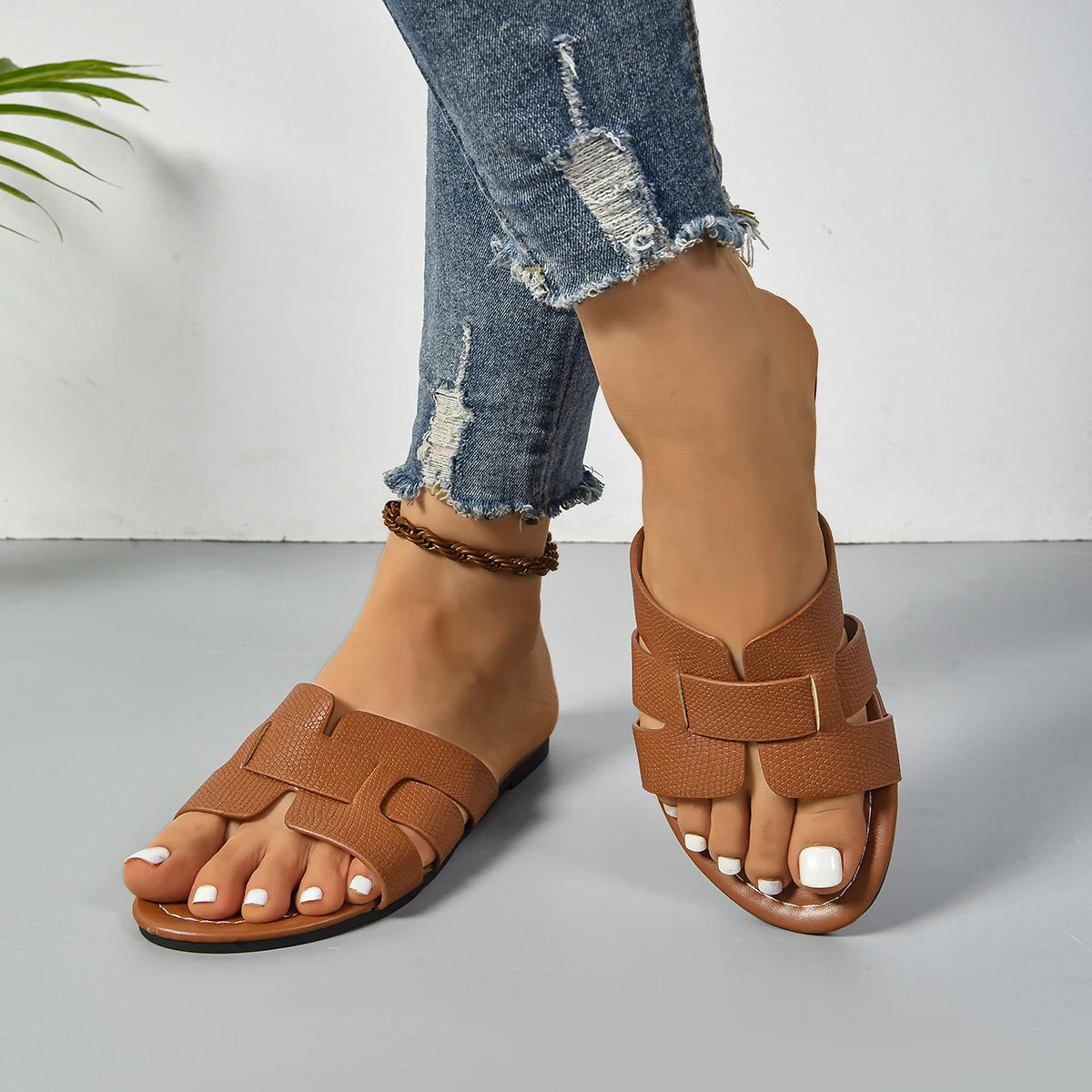 Ladies' Fashionable Casual Flat Sandals