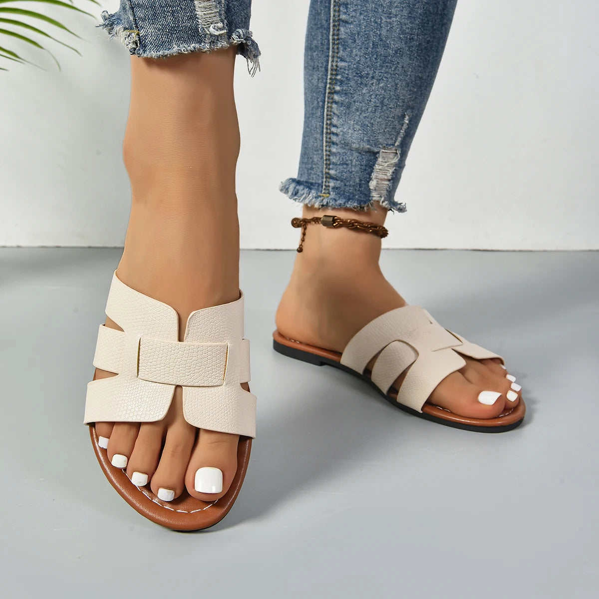 Ladies' Fashionable Casual Flat Sandals