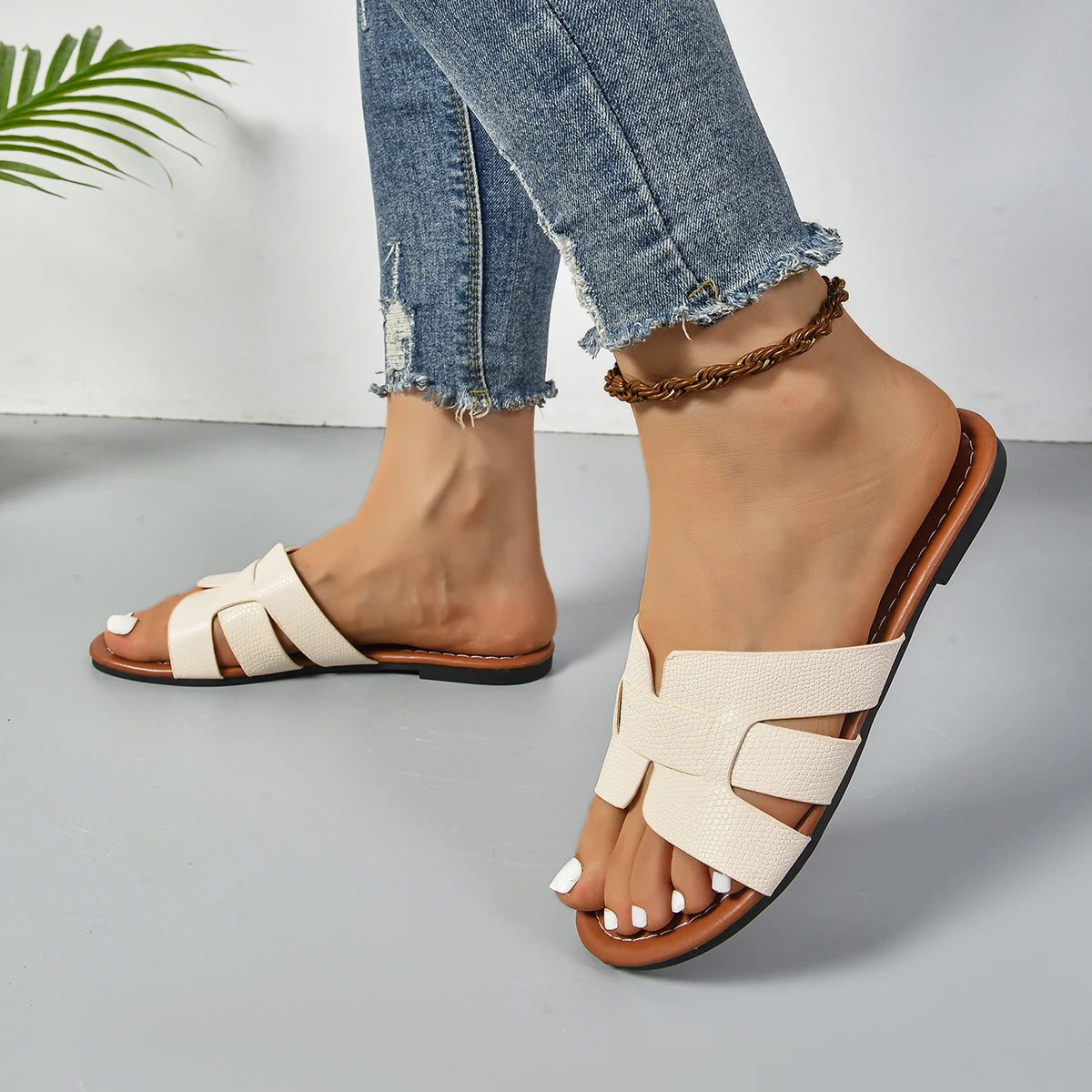 Ladies' Fashionable Casual Flat Sandals
