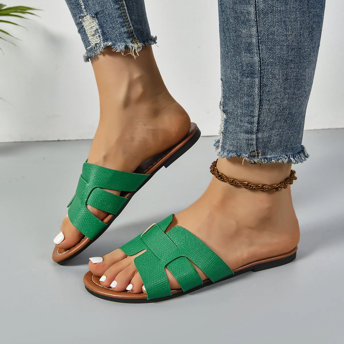 Ladies' Fashionable Casual Flat Sandals
