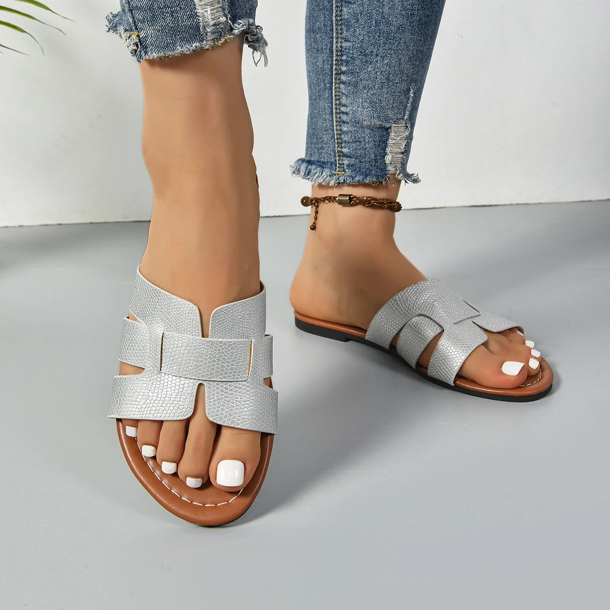 Ladies' Fashionable Casual Flat Sandals